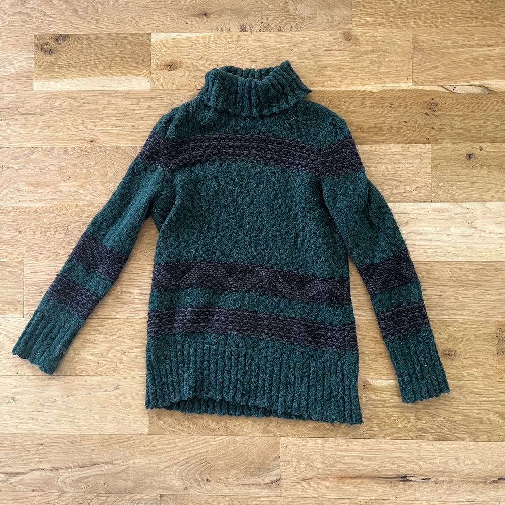Green and Black Women's Sweater